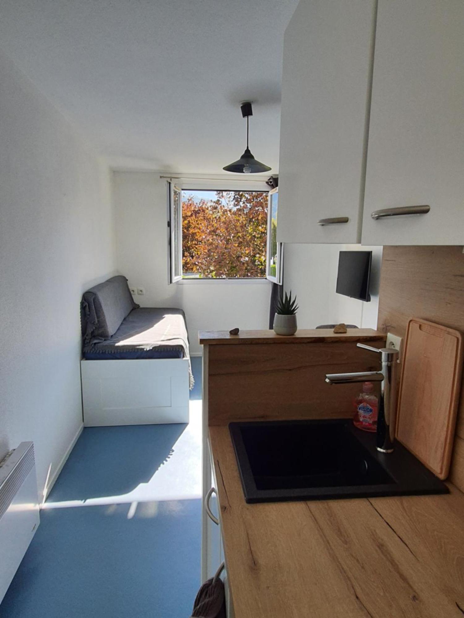 Studio Dans Residence Gauguin Pour Location Courte Duree Et Etudiants Parking Gratuit Gières Pokoj fotografie